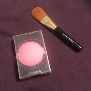 Chanel blush and mini foundation brush